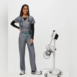 Figs Catarina One Pocket Scrub Top High Livingston Scrub Pants Gray Graphite XXS